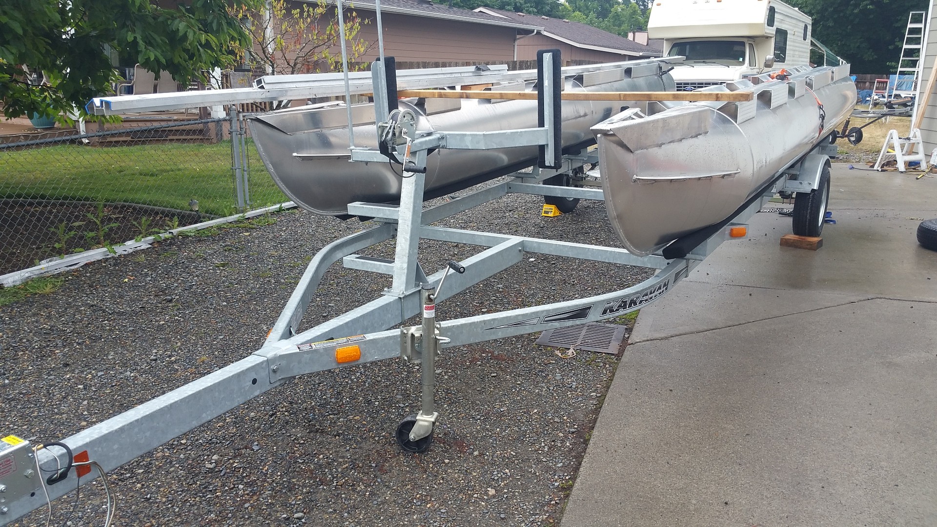 20' Pontoon Pair 25" Diameter 20 foot Pontoon & Deck Boat in Spanaway