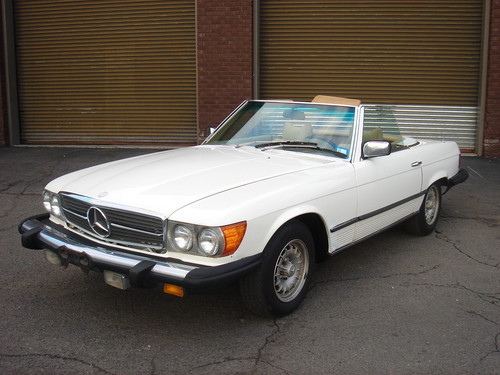 Picture of a 1977 Mercedes-Benz 450SL Roadster W107 R107