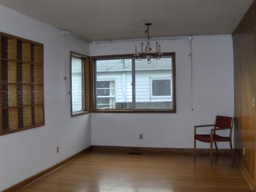 8615 E Burnside St, Portland, OR, 97216, US
