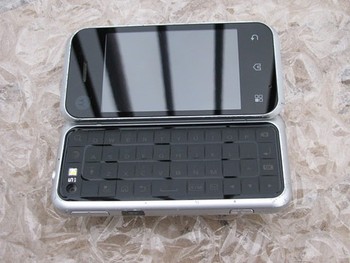 $2000. Motorola Backflip MB300 viene con cargador y bateria original