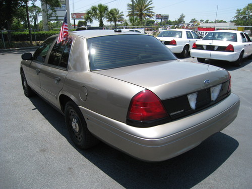 Image 2 of 2005 Ford Crown Victoria…