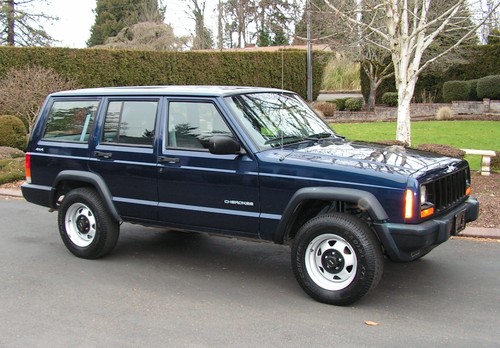 Image 2 of 2000 Jeep Cherokee Square…