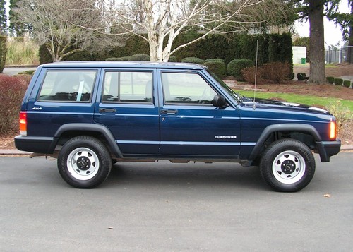 Image 3 of 2000 Jeep Cherokee Square…