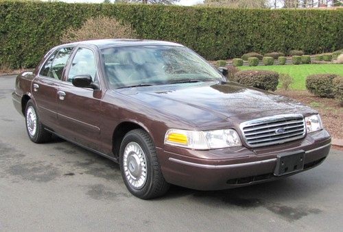 Image 1 of 1998 Ford Crown Victoria…