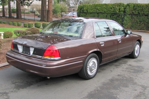 Image 4 of 1998 Ford Crown Victoria…