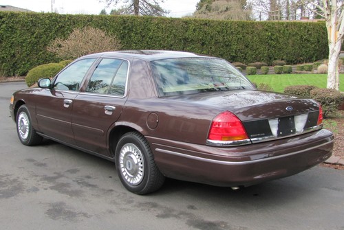 Image 5 of 1998 Ford Crown Victoria…