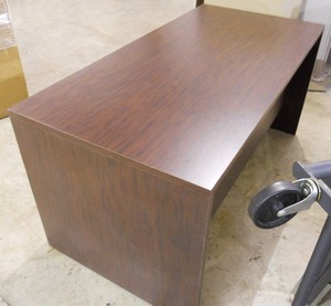 Mahoganylaminatedesk003.jpg