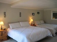 1rst Flr Bdrm 1 king/1queen