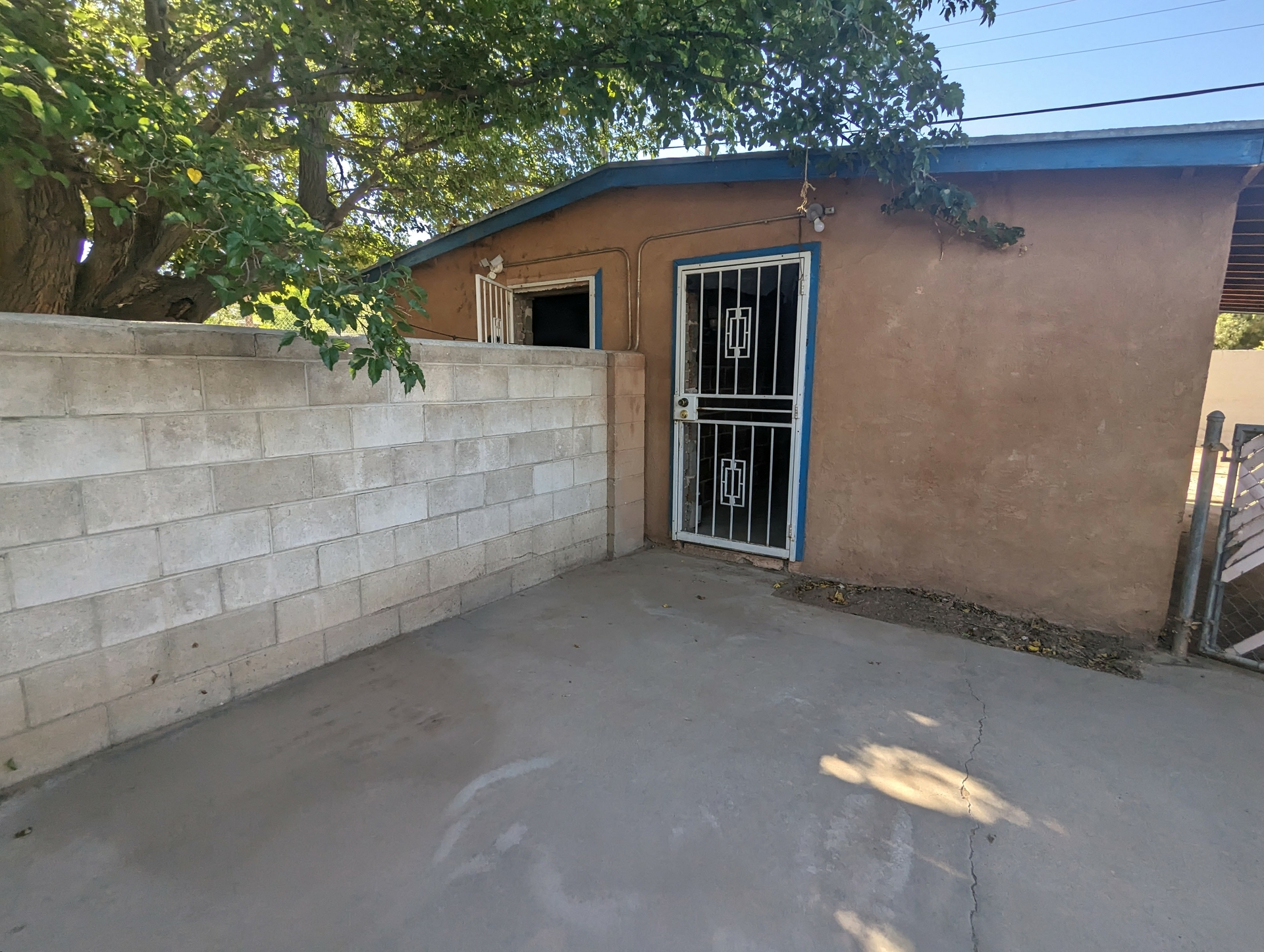 Condo for Rent UNM Corner of Gold & Yale! 3 Bedrooms with a private