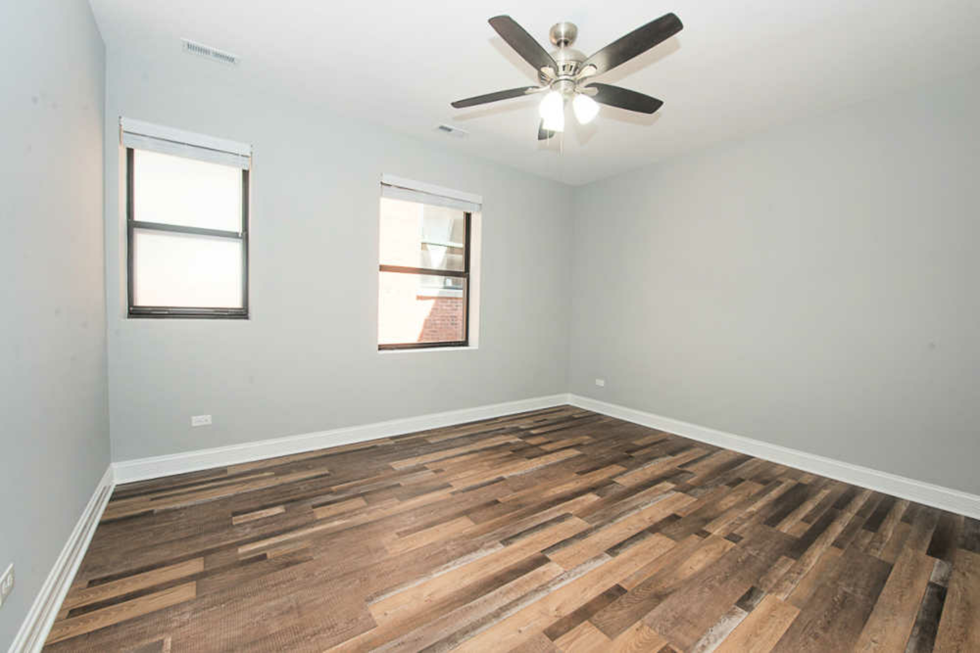 Apartment for Rent REDUCED Luxury 4 Bedroom, 2 Bath + Bonus Den