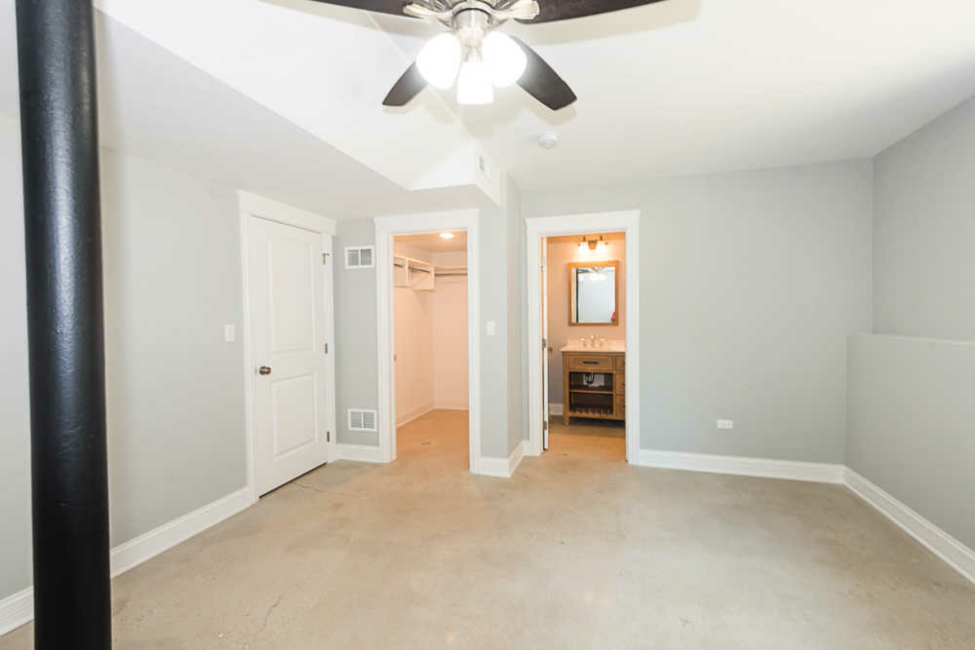 Apartment for Rent REDUCED Luxury 3 Bedroom, 2 Bath + Bonus Den