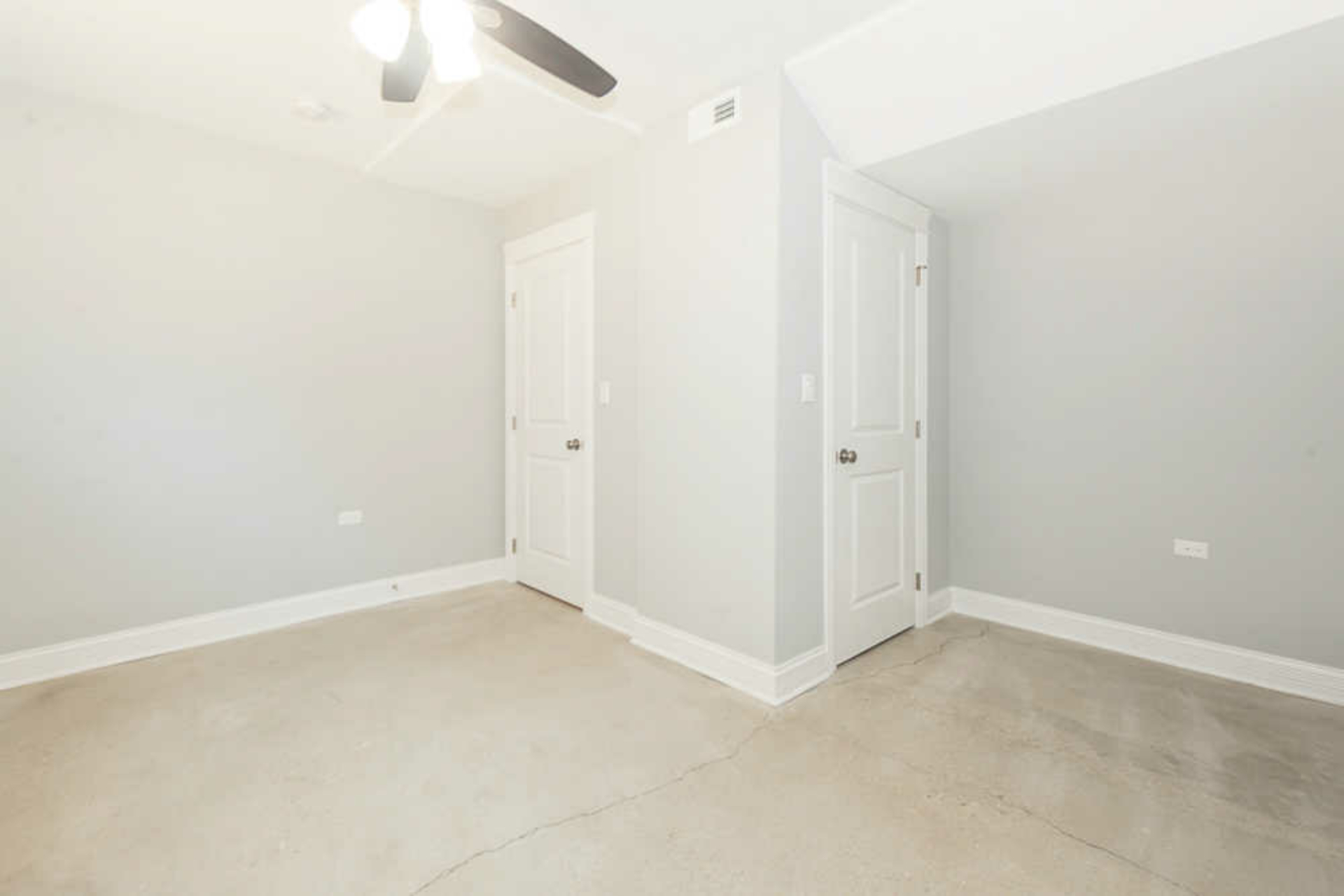 Apartment for Rent REDUCED Luxury 3 Bedroom, 2 Bath + Bonus Den