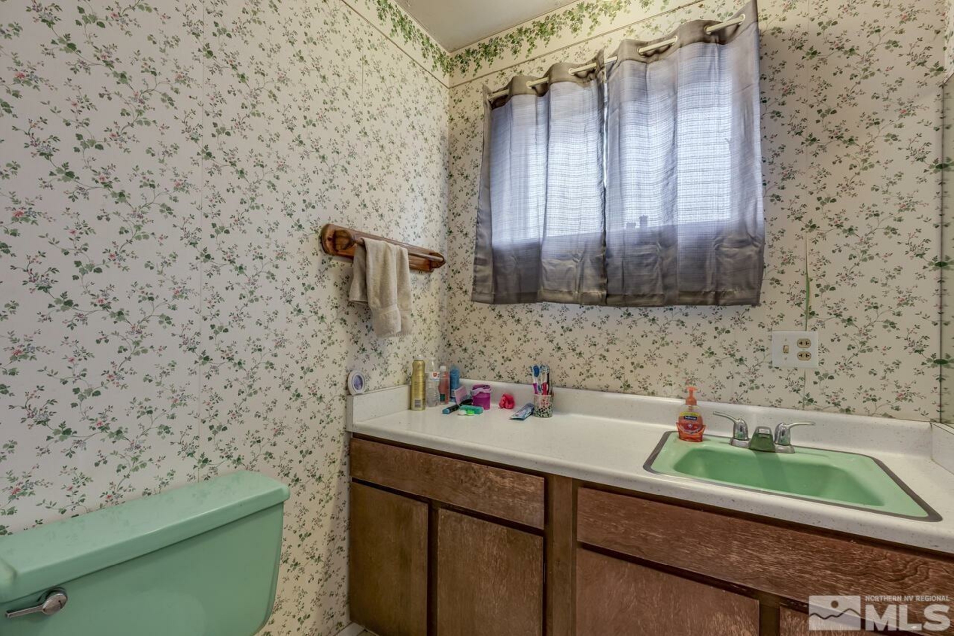 House for Rent 455 Curry Dr SOON!* Powered by vFlyer