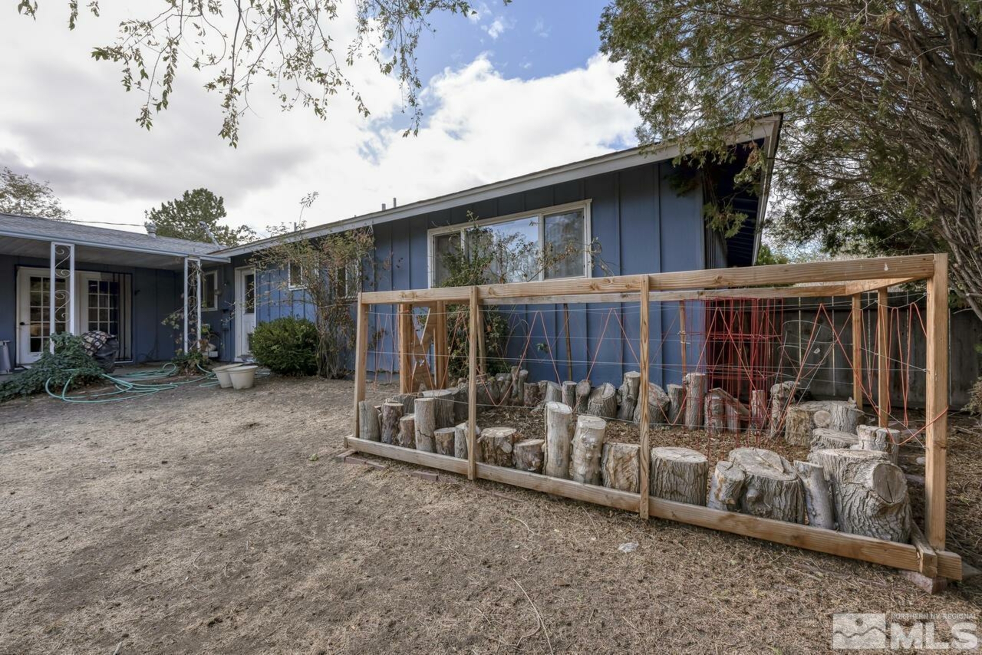 House for Rent 455 Curry Dr SOON!* Powered by vFlyer