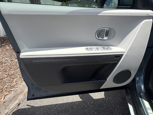 2024 Hyundai IONIQ 5 Limited - Photo 10