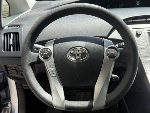 2013 Toyota Prius Three - Photo 13