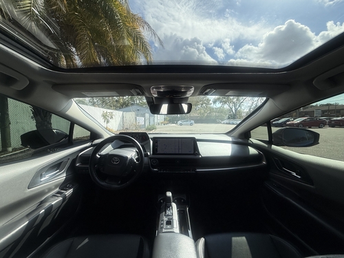 2024 Toyota Prius XLE - Photo 11