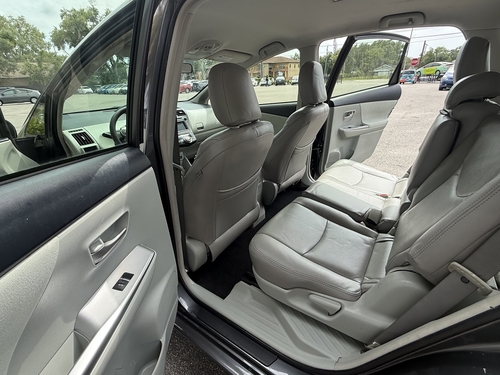 2013 Toyota Prius v Five - Photo 17