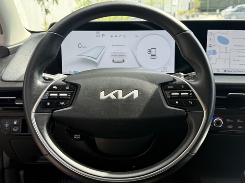 2023 Kia EV6 Wind - Photo 12