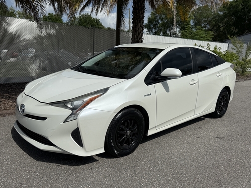 2016 Toyota Prius Four's photo