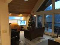 2nd Flr Lvng Rm w/50