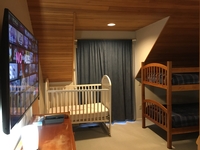 2nd Flr Bdrm w/Crib